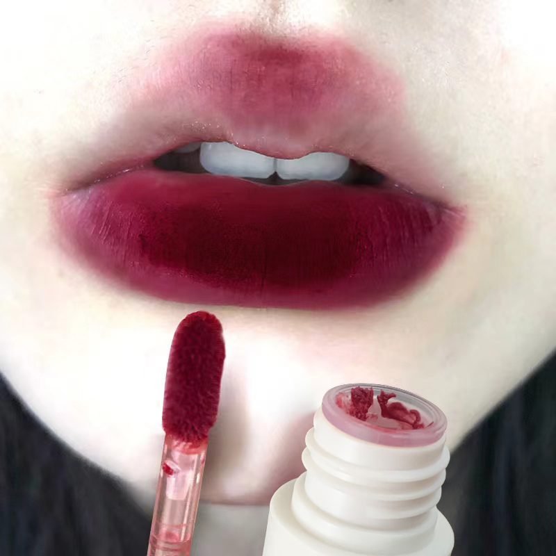 ملمع شفاه مخملي غير لامع مقاوم - مراجعة Matte Velvet Lip Tint Long Lasting وسعره