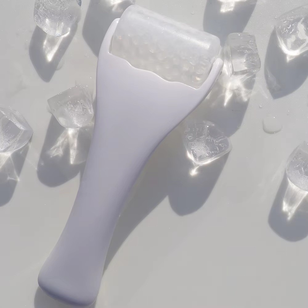 أداة تدليك الوجه بالجل المبرد  - مراجعة Face Ice Roller Puffiness وسعره